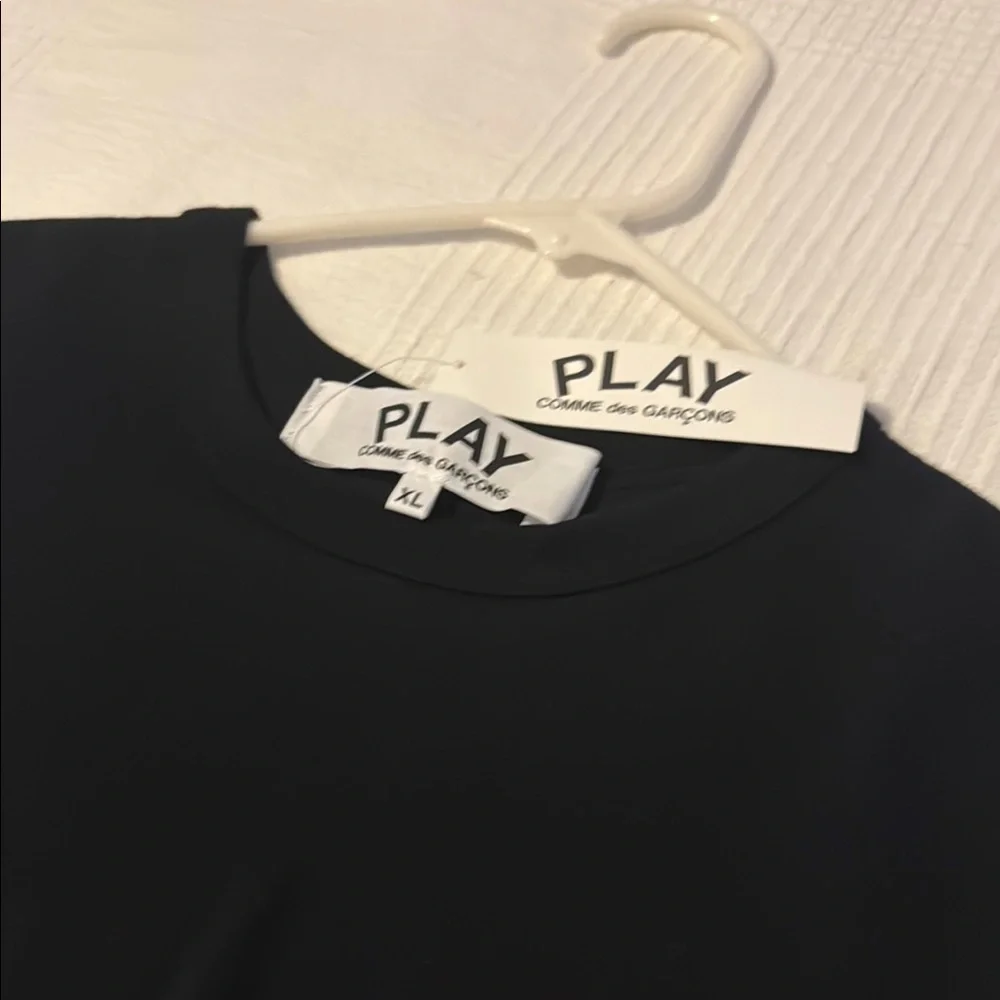 Comme des Garçons Play Black T-Shirt with Red Heart - Picture 4 of 5